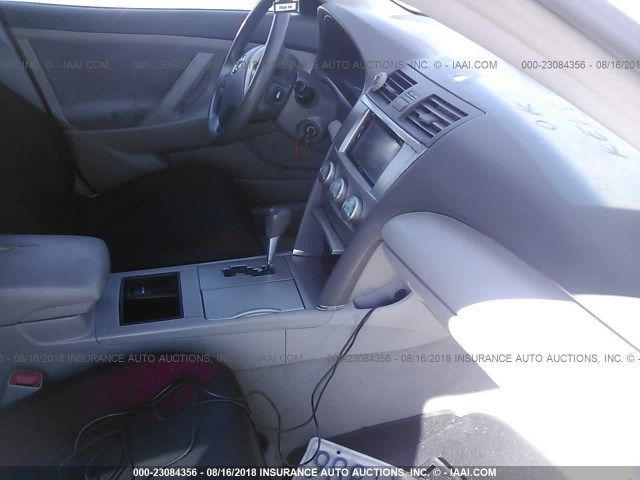 4T1BE46K58U732117 - 2008 TOYOTA CAMRY CE/LE/XLE/SE WHITE photo 5