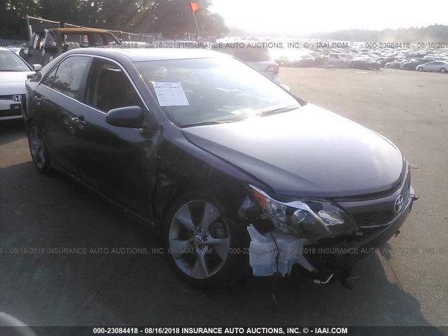 4T1BF1FK9EU458301 - 2014 TOYOTA CAMRY L/SE/LE/XLE 灰色 照片 1