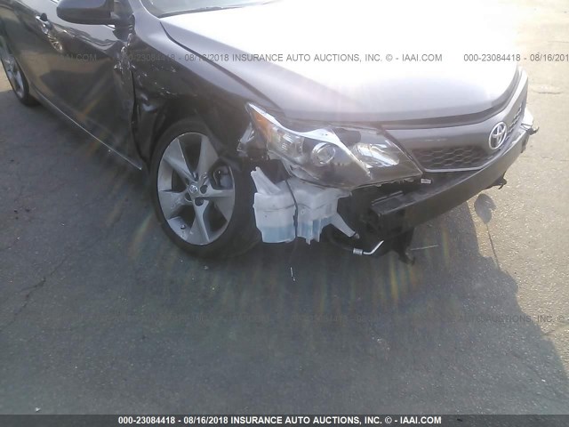 4T1BF1FK9EU458301 - 2014 TOYOTA CAMRY L/SE/LE/XLE 灰色 照片 6