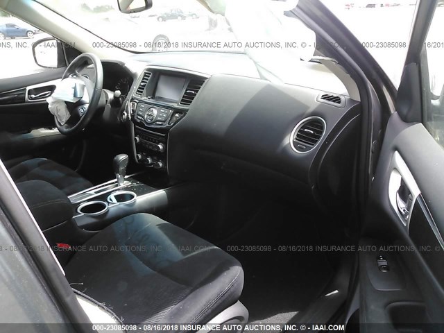 5N1AR2MN6FC704427 - 2015 NISSAN PATHFINDER S/SV/SL/PLATINUM GRAY photo 5