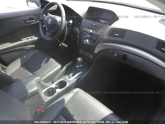 19UDE2F37HA000181 - 2017 ACURA ILX WATCH PLUS WHITE photo 5