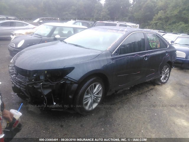 4T1BF1FK3HU301822 - 2017 TOYOTA CAMRY LE/XLE/SE/XSE 灰色 照片 2