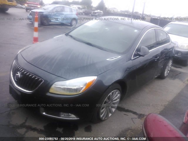 2G4GR5EK6C9156576 - 2012 BUICK REGAL GRAY photo 2