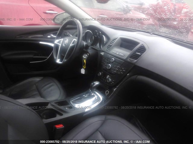 2G4GR5EK6C9156576 - 2012 BUICK REGAL GRAY photo 5