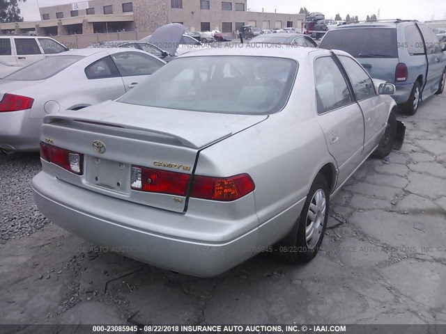 4T1BF22K6YU110004 - 2000 TOYOTA CAMRY LE/XLE SILVER photo 4