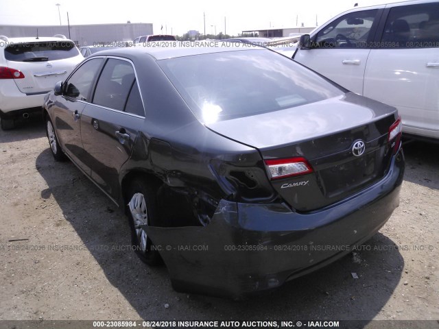 4T4BF1FK2DR304520 - 2013 TOYOTA CAMRY L/SE/LE/XLE GRAY photo 3