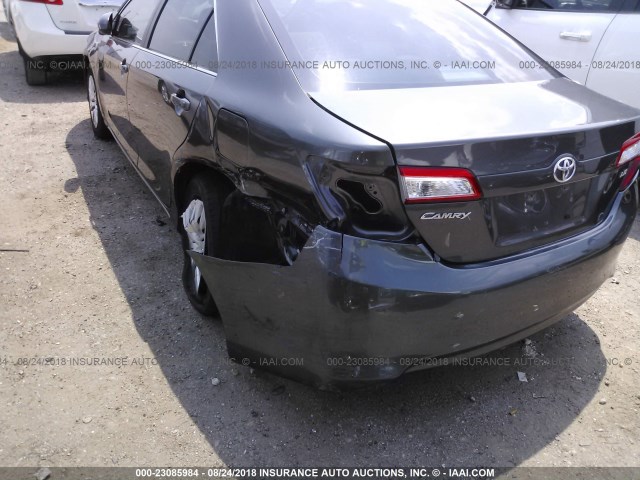 4T4BF1FK2DR304520 - 2013 TOYOTA CAMRY L/SE/LE/XLE 灰色 照片 6