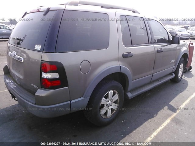 1FMEU73E96UB35646 - 2006 FORD EXPLORER XLT GRAY photo 4