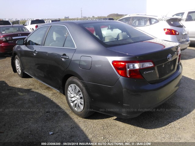 4T1BD1FK1DU078390 - 2013 TOYOTA CAMRY HYBRID/LE/XLE 银色 照片 3