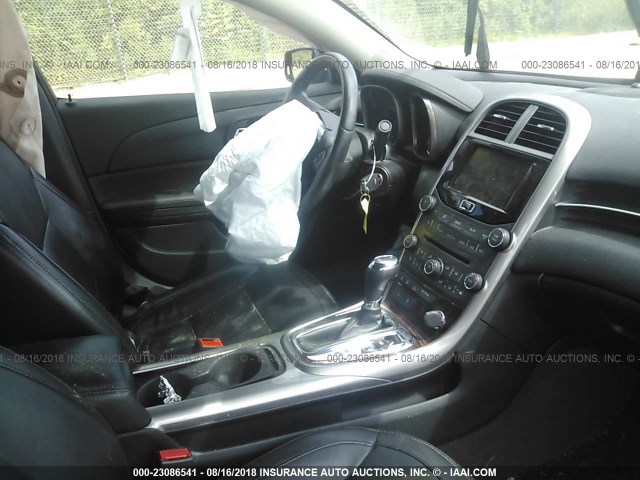 1G11J5SX8DF318937 - 2013 CHEVROLET MALIBU LTZ 红色 照片 5