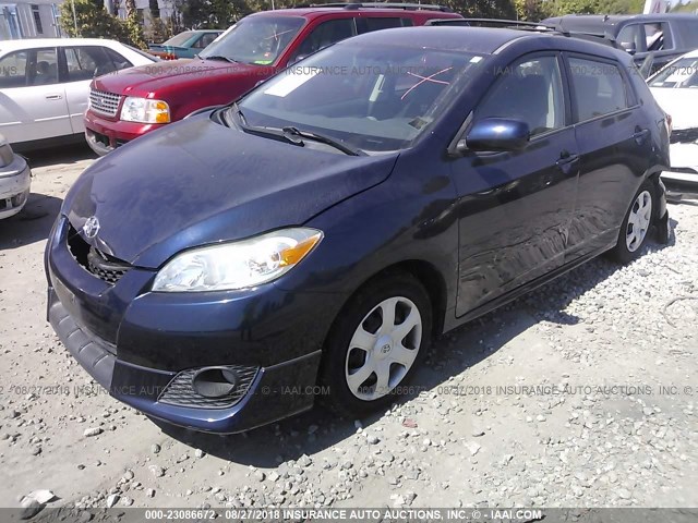 2T1KU4EE4AC375065 - 2010 TOYOTA COROLLA MATRIX  BLUE photo 2