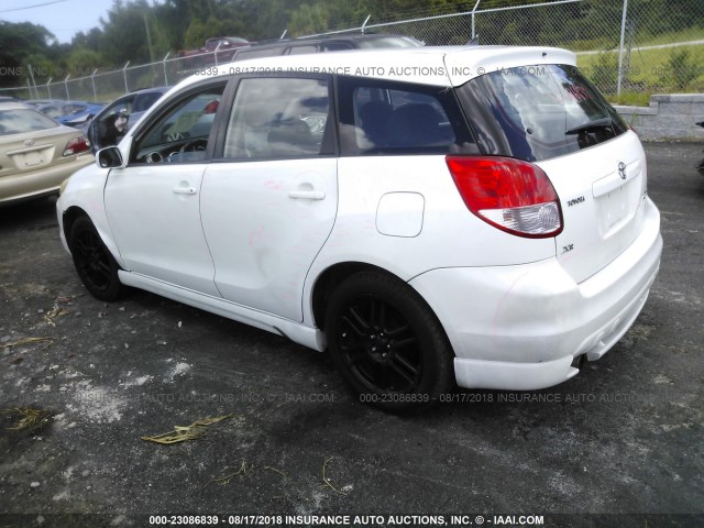 2T1KR32E73C102849 - 2003 TOYOTA COROLLA MATRIX XR WHITE photo 3