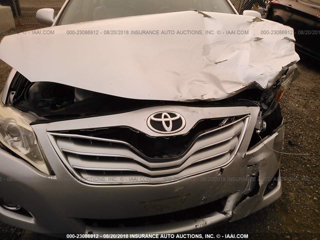4T1BK3EK0BU614391 - 2011 TOYOTA CAMRY SE/LE/XLE ვერცხლისფერი ფოტო 6
