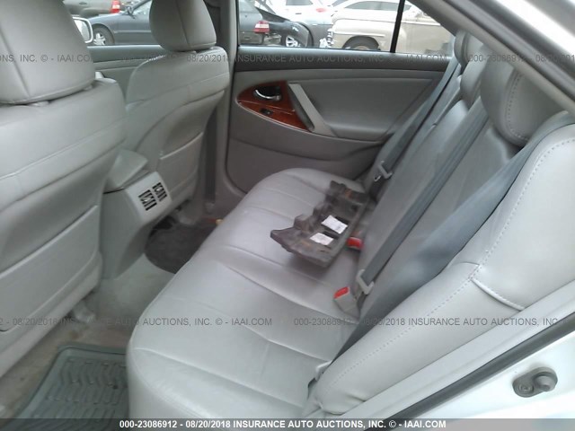 4T1BK3EK0BU614391 - 2011 TOYOTA CAMRY SE/LE/XLE ვერცხლისფერი ფოტო 8