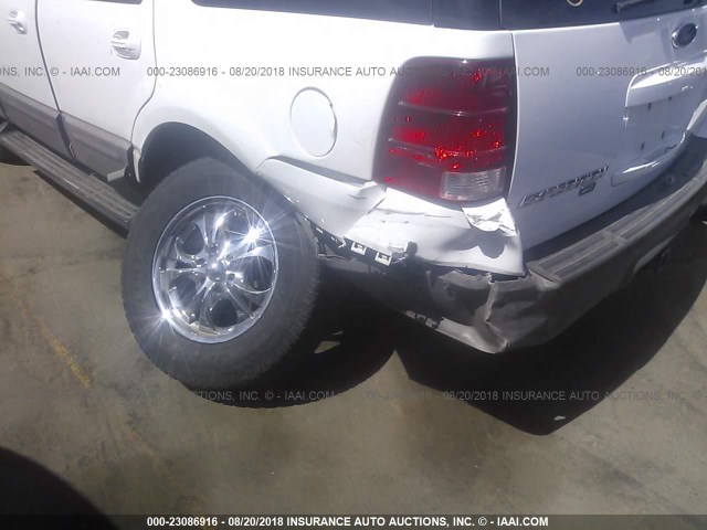 1FMPU16WX3LA97145 - 2003 FORD EXPEDITION XLT WHITE photo 6