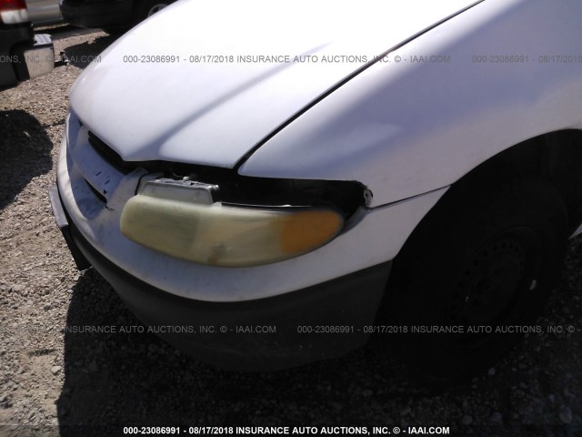 2B4FP253XVR176617 - 1997 DODGE CARAVAN WHITE photo 6