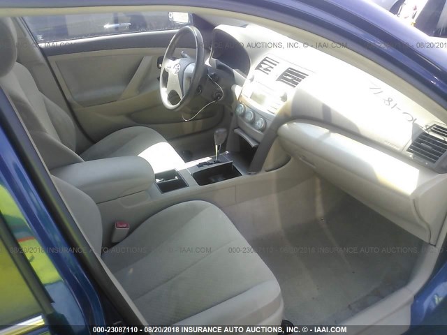 4T1BE46K57U166703 - 2007 TOYOTA CAMRY NEW GENERAT CE/LE/XLE/SE BLUE photo 5