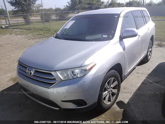 5TDZA3EH6DS043684 - 2013 TOYOTA HIGHLANDER PLUS SILVER photo 2