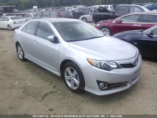 4T1BF1FK1EU435904 - 2014 TOYOTA CAMRY L/SE/LE/XLE Gümüş foto 1