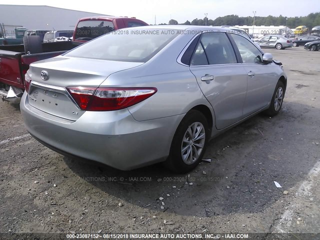 4T1BF1FK6HU420819 - 2017 TOYOTA CAMRY LE/XLE/SE/XSE 银色 照片 4