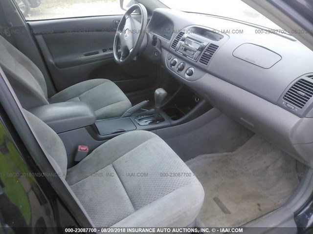 4T1BE32K34U842092 - 2004 TOYOTA CAMRY LE/XLE/SE Qara foto 5