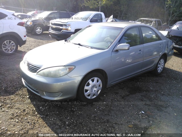 4T1BE32K95U600702 - 2005 TOYOTA CAMRY LE/XLE/SE 银色 照片 2