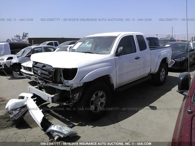 5TETU62N87Z404526 - 2007 TOYOTA TACOMA PRERUNNER ACCESS CAB WHITE photo 2