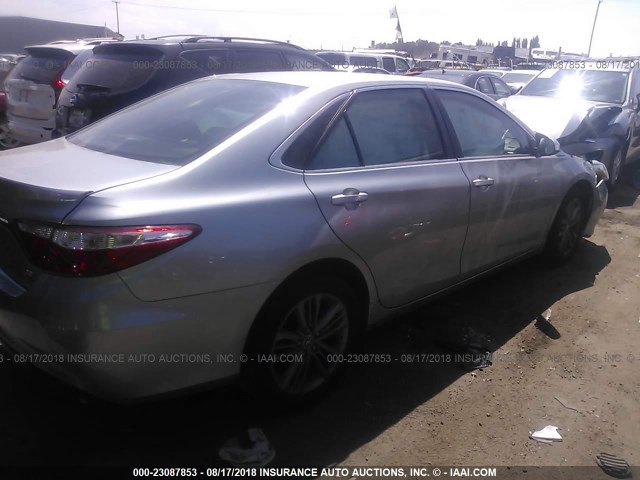 4T1BF1FK0GU175143 - 2016 TOYOTA CAMRY LE/XLE/SE/XSE 黑色 照片 4