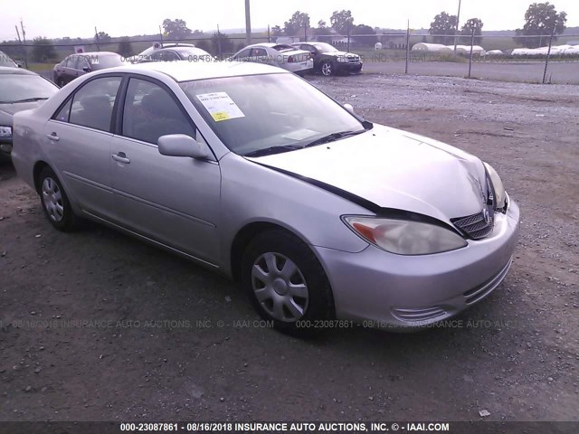 4T1BE32K42U048411 - 2002 TOYOTA CAMRY LE/XLE/SE 银色 照片 1