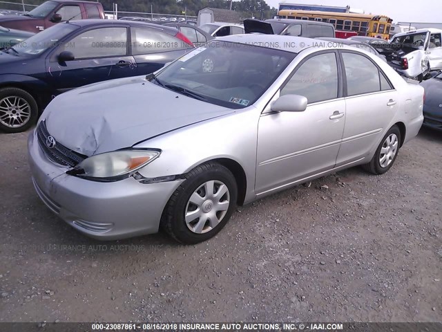 4T1BE32K42U048411 - 2002 TOYOTA CAMRY LE/XLE/SE 银色 照片 2