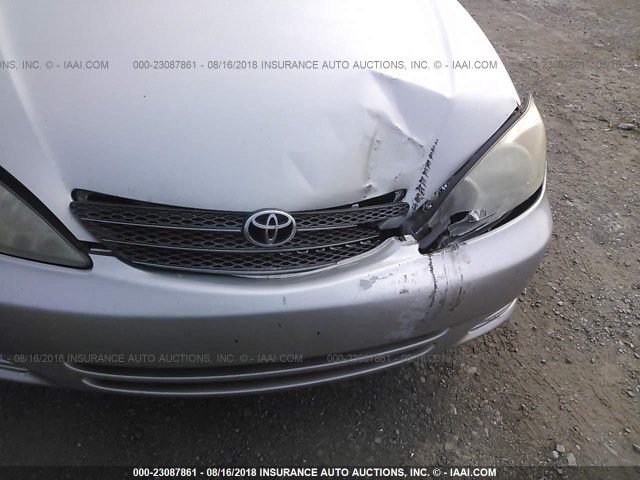 4T1BE32K42U048411 - 2002 TOYOTA CAMRY LE/XLE/SE 银色 照片 6