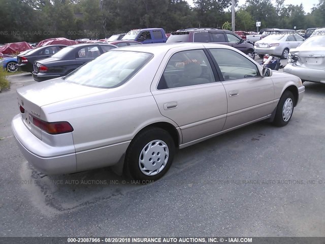 4T1BG22K0VU795948 - 1997 TOYOTA CAMRY CE/LE/XLE 米色 照片 4