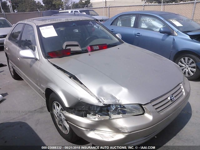 JT2BF28K1W0122201 - 1998 TOYOTA CAMRY LE/XLE ოქროსფერი ფოტო 1