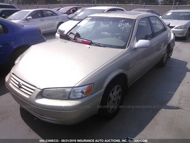 JT2BF28K1W0122201 - 1998 TOYOTA CAMRY LE/XLE ოქროსფერი ფოტო 2