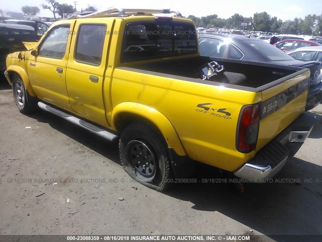 1N6ED27Y1YC414302 - 2000 NISSAN FRONTIER CREW CAB XE/CREW CAB SE YELLOW photo 3