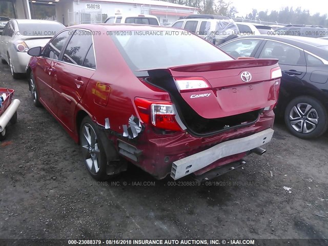 4T1BF1FK3EU800759 - 2014 TOYOTA CAMRY L/SE/LE/XLE RED photo 3