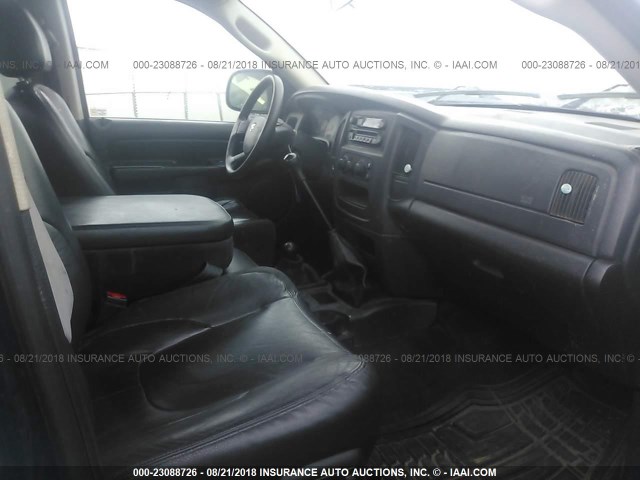 3D7KU28C84G196431 - 2004 DODGE RAM 2500 ST/SLT 蓝色 照片 5