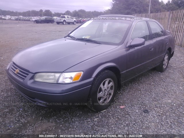 4T1BF28K8WU051431 - 1998 TOYOTA CAMRY CE/LE/XLE 灰色 照片 2