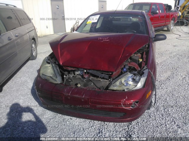 1FAFP34394W152055 - 2004 FORD FOCUS SE COMFORT/SE SPORT RED photo 6