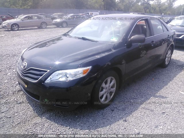 4T1BF3EK6AU097939 - 2010 TOYOTA CAMRY SE/LE/XLE შავი ფოტო 2