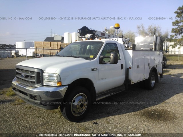 1FDAF57F43EB26908 - 2003 FORD F550 SUPER DUTY WHITE photo 2