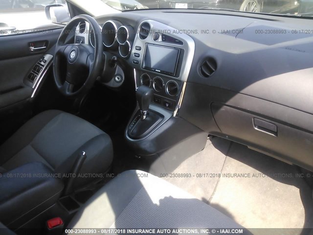 2T1LR32E15C368357 - 2005 TOYOTA COROLLA MATRIX XR BLUE photo 5