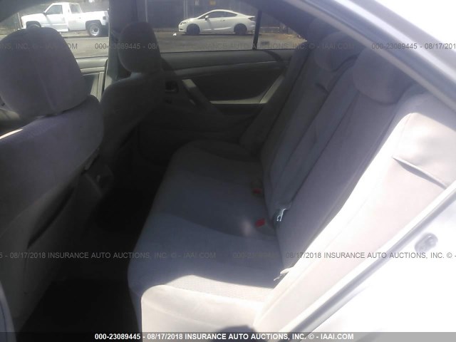 4T4BF3EK9BR135462 - 2011 TOYOTA CAMRY SE/LE/XLE ვერცხლისფერი ფოტო 8