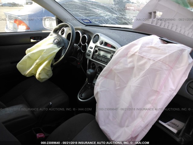 2T1KR32E47C628703 - 2007 TOYOTA COROLLA MATRIX XR SILVER photo 5