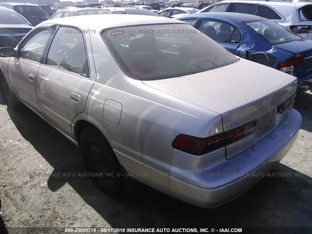 4T1BF22K3WU040992 - 1998 TOYOTA CAMRY CE/LE/XLE TAN photo 3