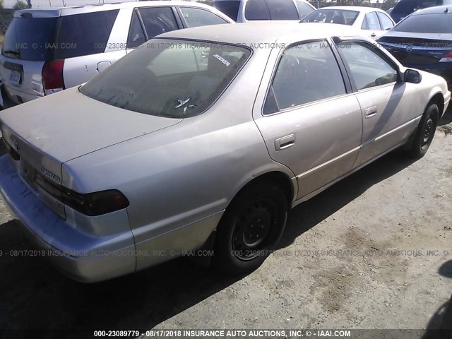 4T1BF22K3WU040992 - 1998 TOYOTA CAMRY CE/LE/XLE TAN photo 4