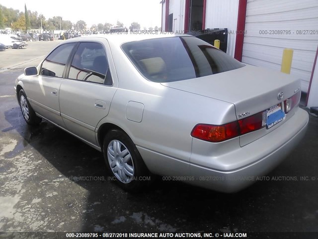 4T1BG22K31U064490 - 2001 TOYOTA CAMRY CE/LE/XLE თაფლისფერი ფოტო 3