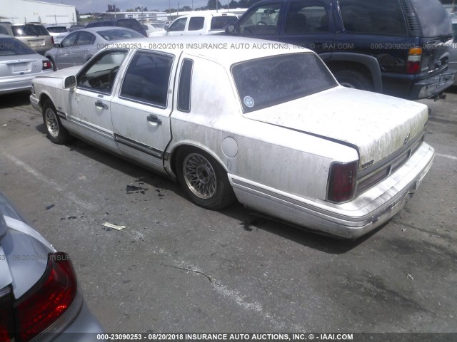 1LNLM81W0SY607373 - 1995 LINCOLN TOWN CAR EXECUTIVE WHITE photo 3