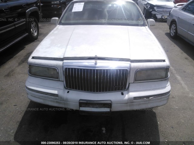 1LNLM81W0SY607373 - 1995 LINCOLN TOWN CAR EXECUTIVE Weiß Foto 6