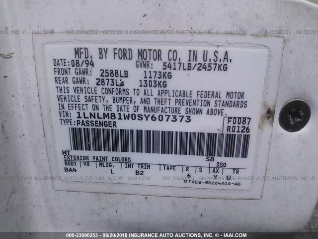 1LNLM81W0SY607373 - 1995 LINCOLN TOWN CAR EXECUTIVE Weiß Foto 9